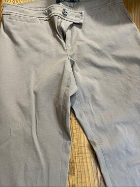 Lauren Ralph Lauren Women’s Taupe Chinos
